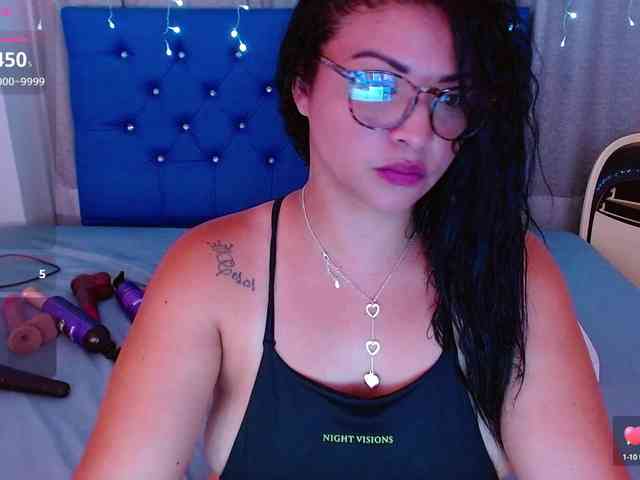 hornyy-cougar webcam