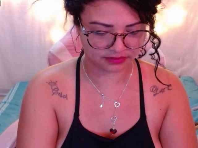 hornyy-cougar webcam
