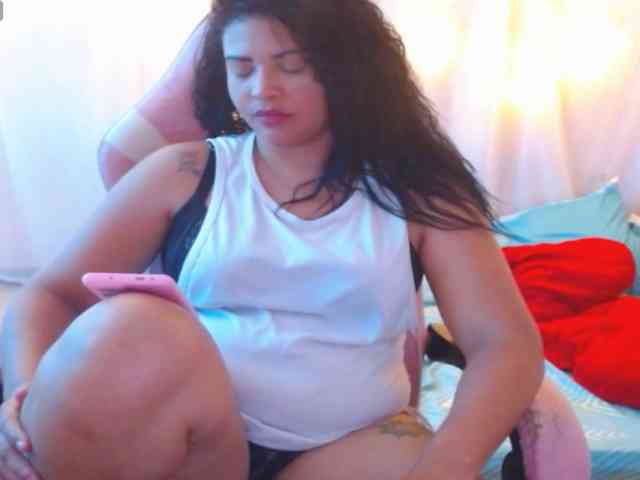 hornyy-cougar webcam