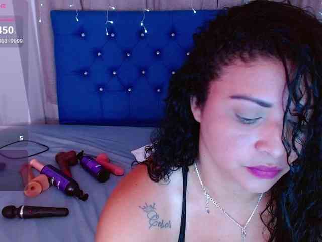 hornyy-cougar webcam