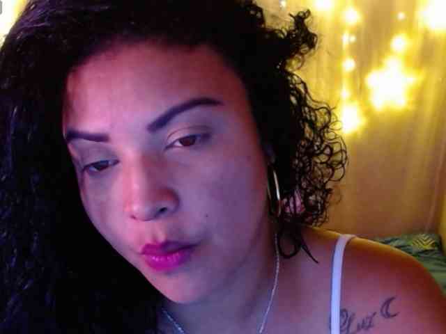 hornyy-cougar webcam