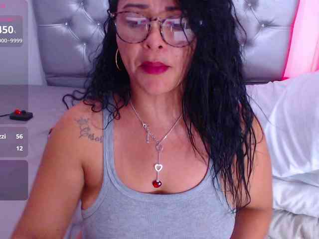 hornyy-cougar webcam
