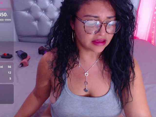 hornyy-cougar webcam