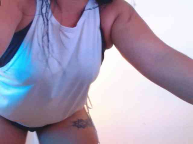 hornyy-cougar webcam