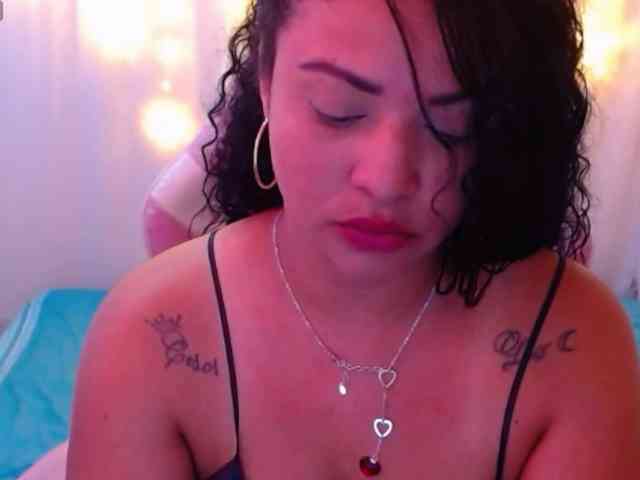 hornyy-cougar webcam