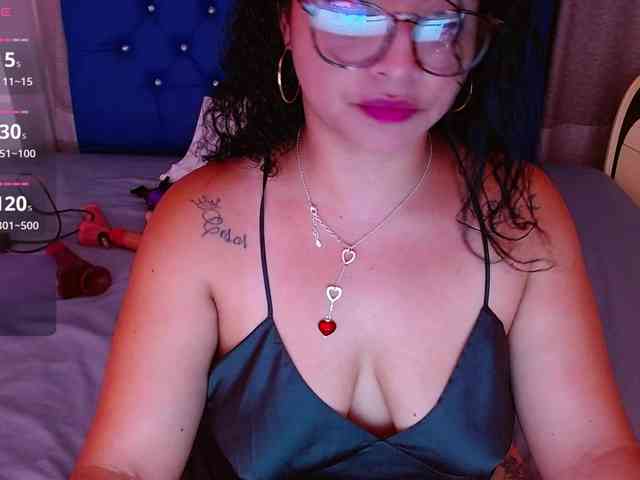 hornyy-cougar webcam