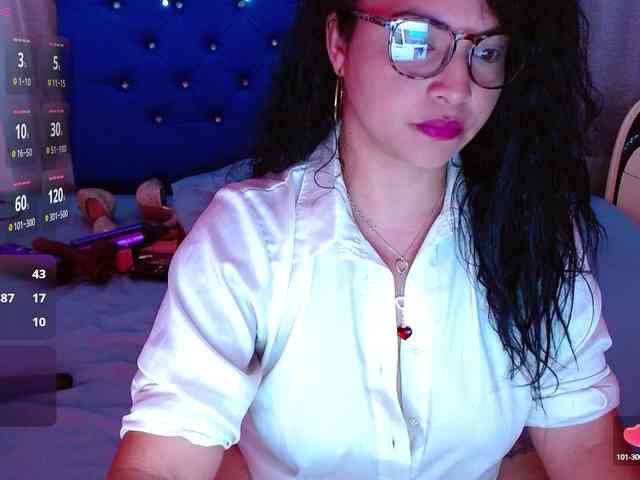 hornyy-cougar webcam