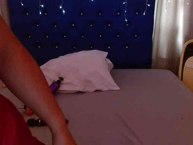 hornyy-cougar webcam