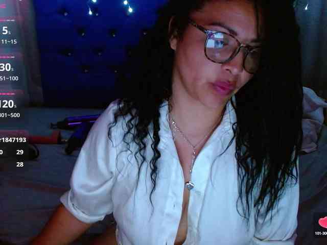 hornyy-cougar webcam