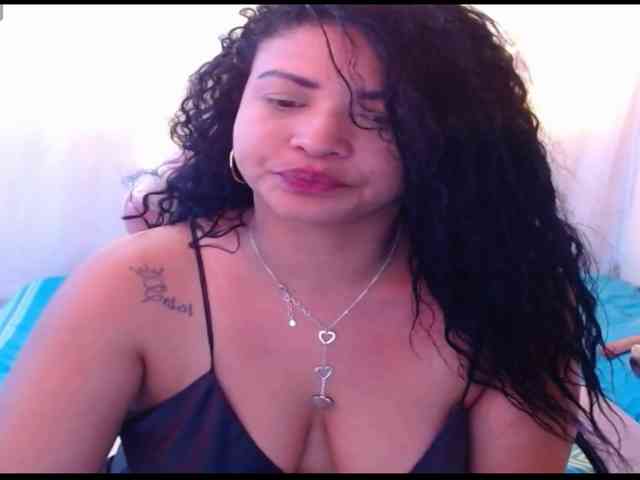 hornyy-cougar webcam