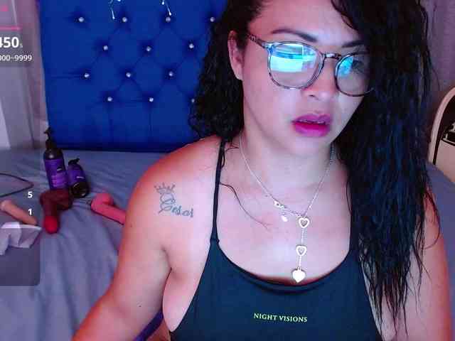 hornyy-cougar webcam