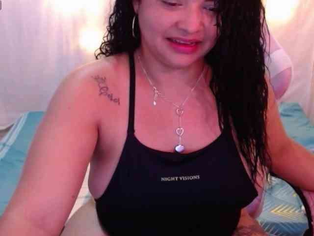 hornyy-cougar webcam