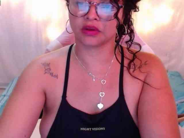 hornyy-cougar webcam