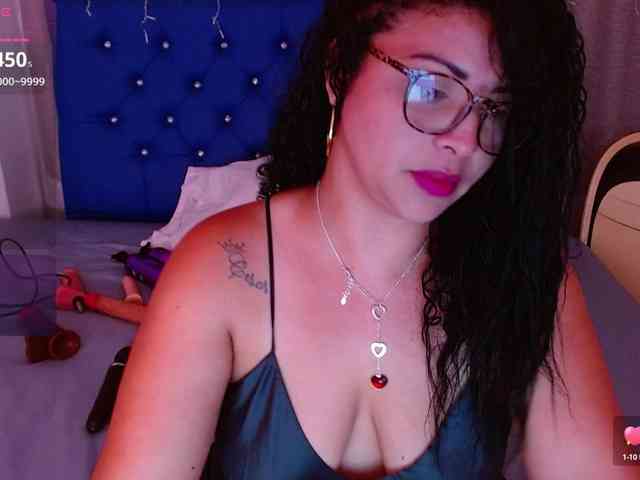 hornyy-cougar webcam