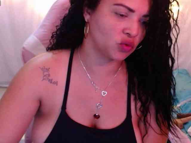 hornyy-cougar webcam