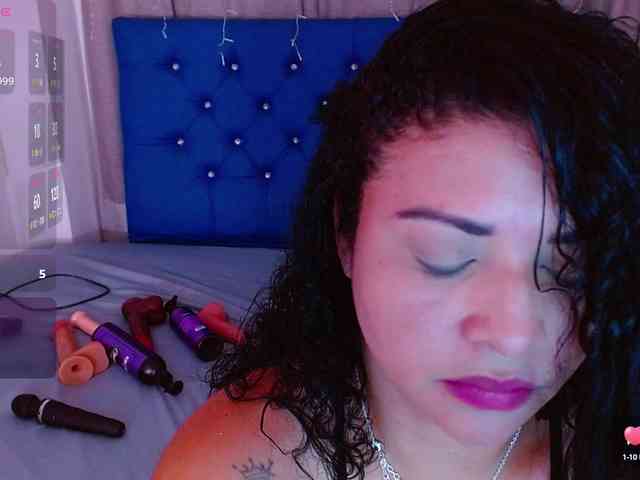 hornyy-cougar webcam