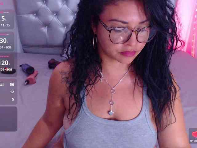 hornyy-cougar webcam