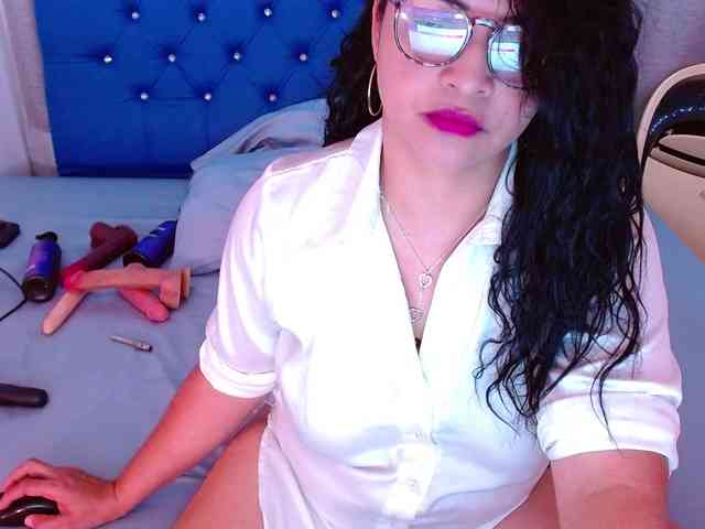 hornyy-cougar webcam