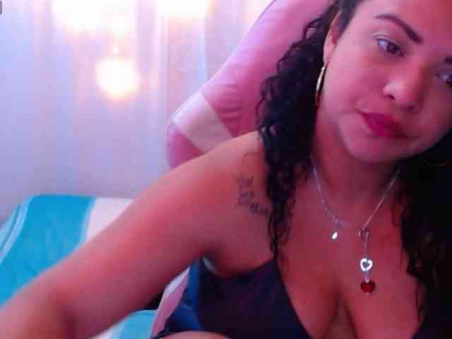 hornyy-cougar webcam