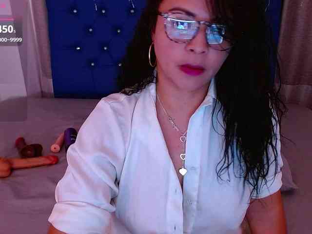 hornyy-cougar webcam