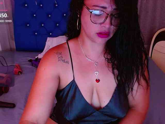 hornyy-cougar webcam
