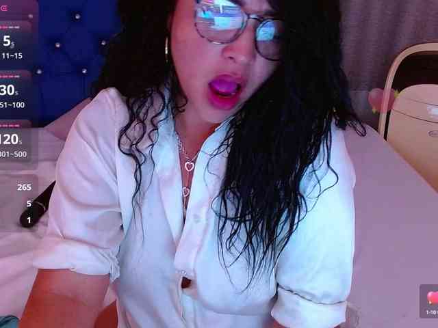 hornyy-cougar webcam