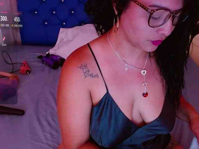hornyy-cougar webcam