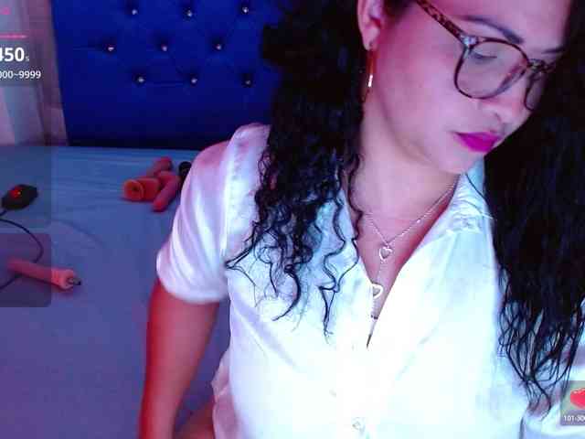 hornyy-cougar webcam