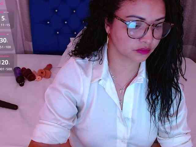hornyy-cougar webcam