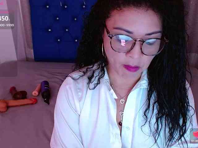 hornyy-cougar webcam