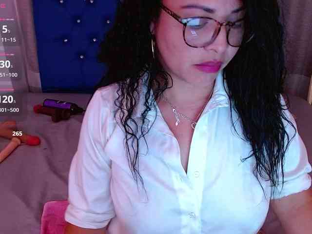 hornyy-cougar webcam