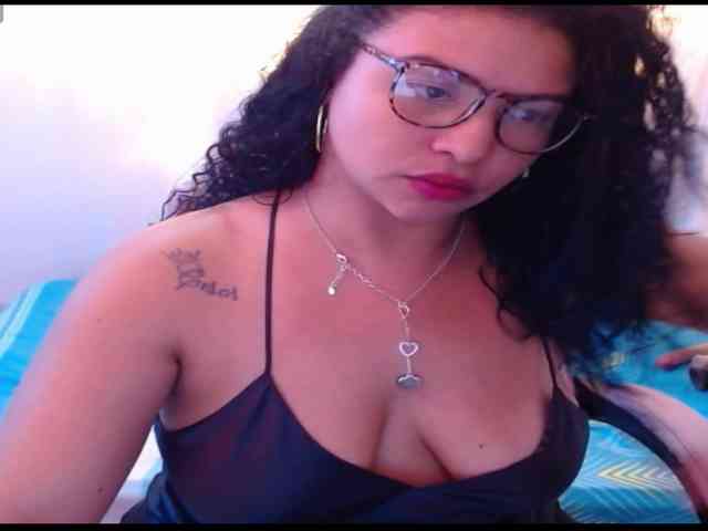 hornyy-cougar webcam
