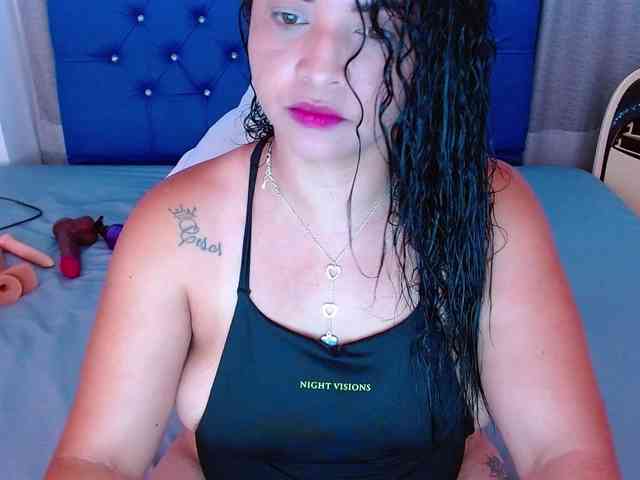 hornyy-cougar webcam