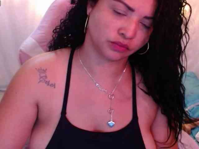 hornyy-cougar webcam