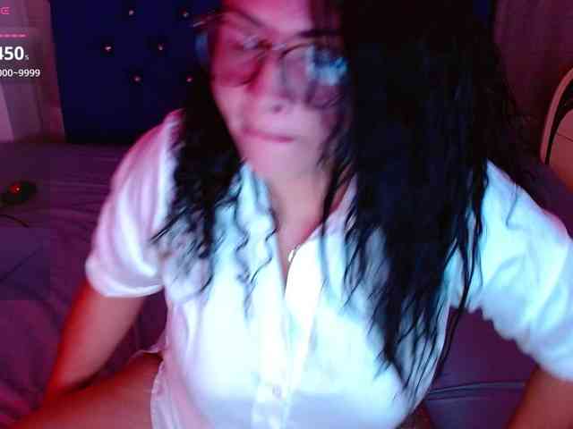 hornyy-cougar webcam