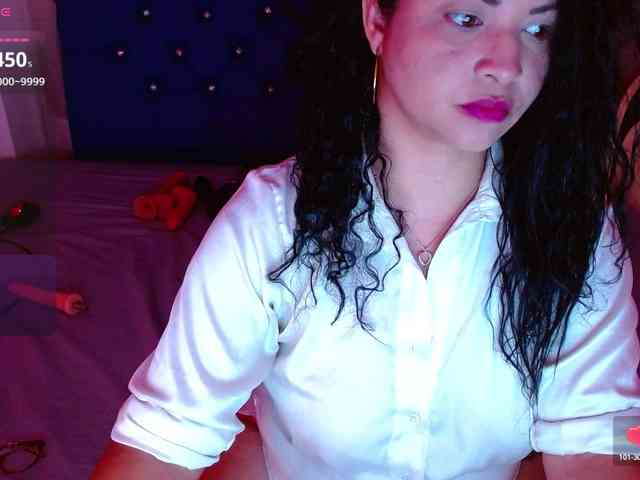 hornyy-cougar webcam