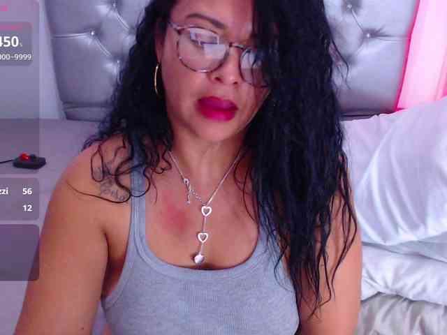 hornyy-cougar webcam