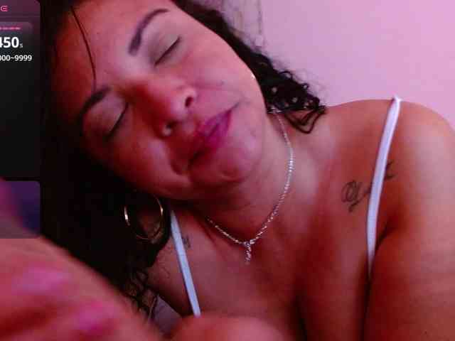 hornyy-cougar webcam