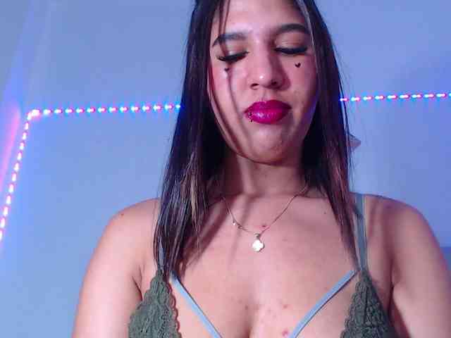 hornyy-cougar webcam
