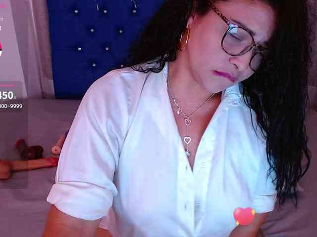 hornyy-cougar webcam