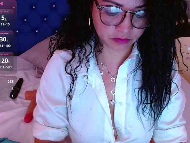 hornyy-cougar webcam