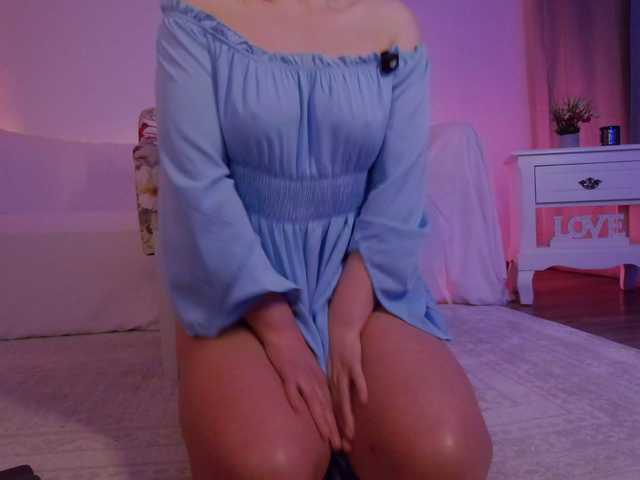 SophieeRain live cam profile