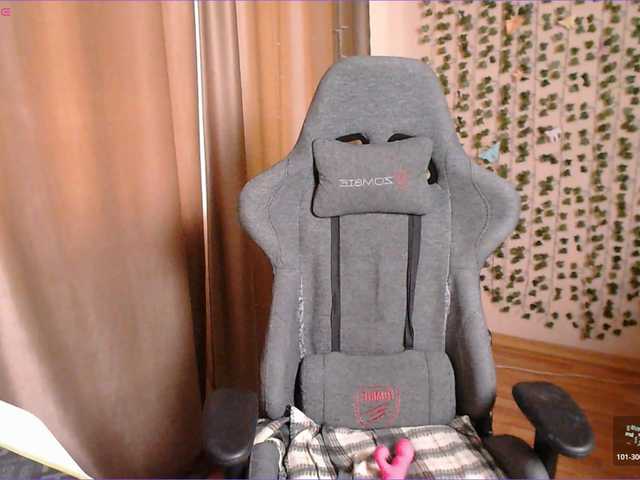 Pussy-Juice's BongaCams show and profile