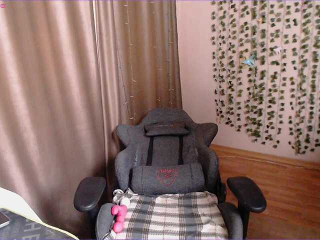 Pussy-Juice's BongaCams show and profile