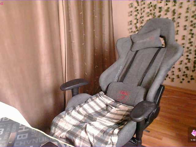 Pussy-Juice's BongaCams show and profile