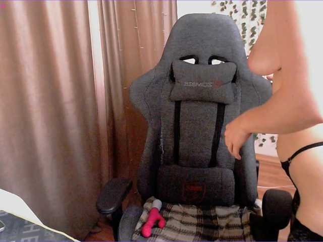 Pussy-Juice's BongaCams show and profile