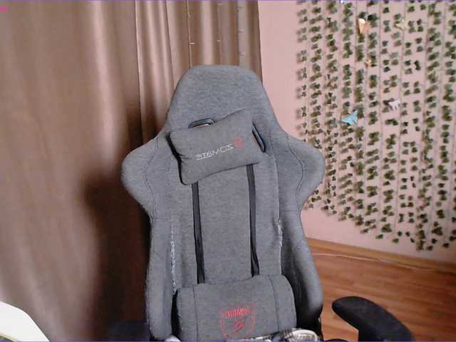 Pussy-Juice's BongaCams show and profile