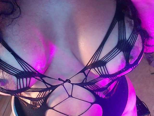 sofiacowperx's BongaCams show and profile