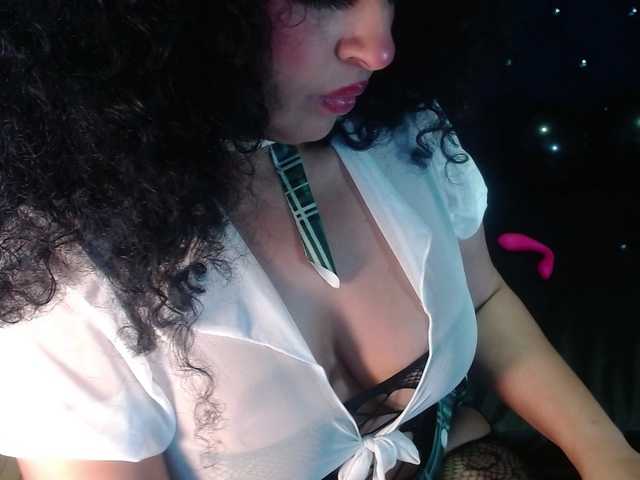 sofiacowperx's BongaCams show and profile