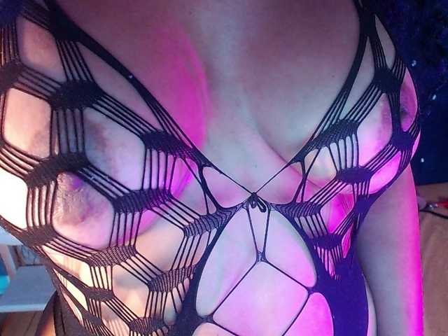 sofiacowperx's BongaCams show and profile